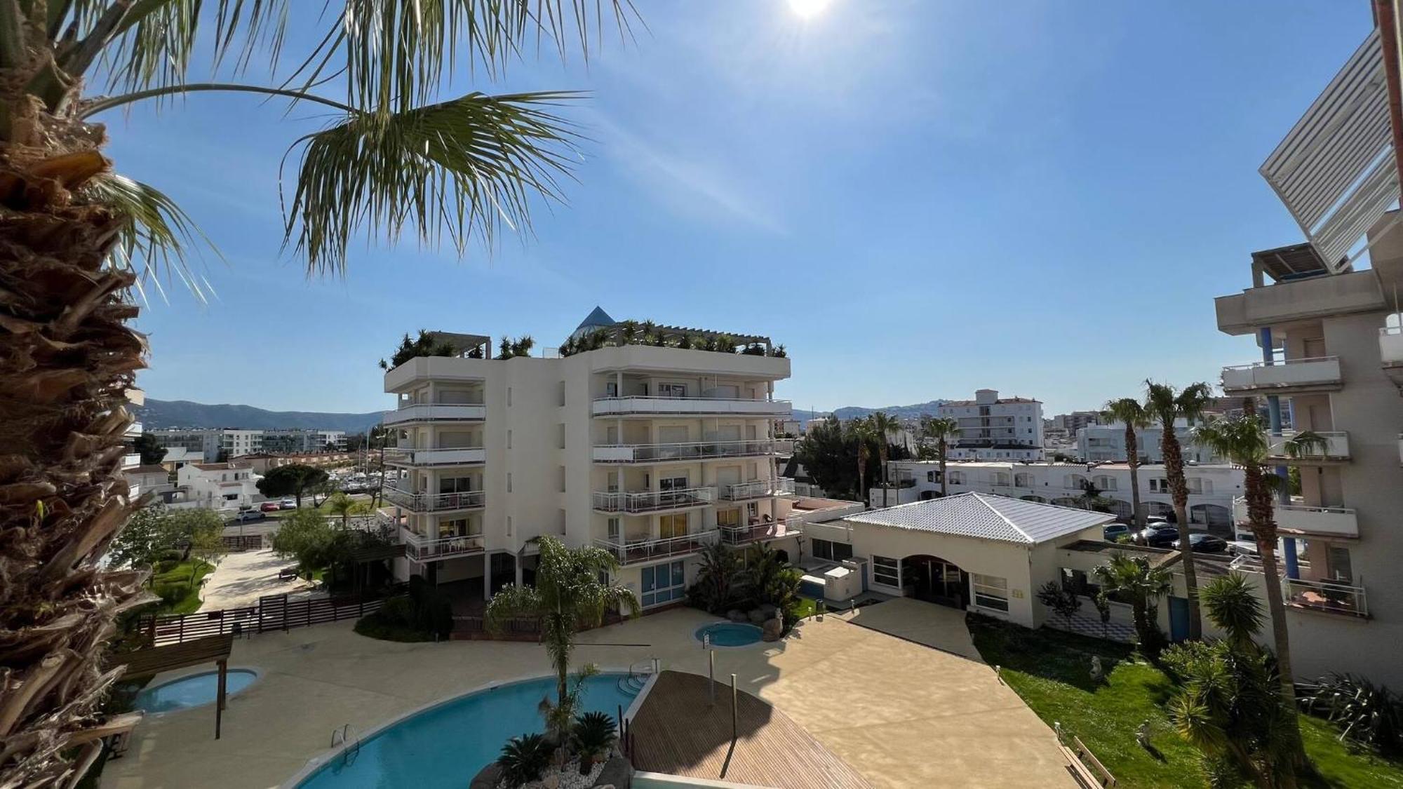 Apartamento Bonito piso en Roses con piscina y parking Exterior foto