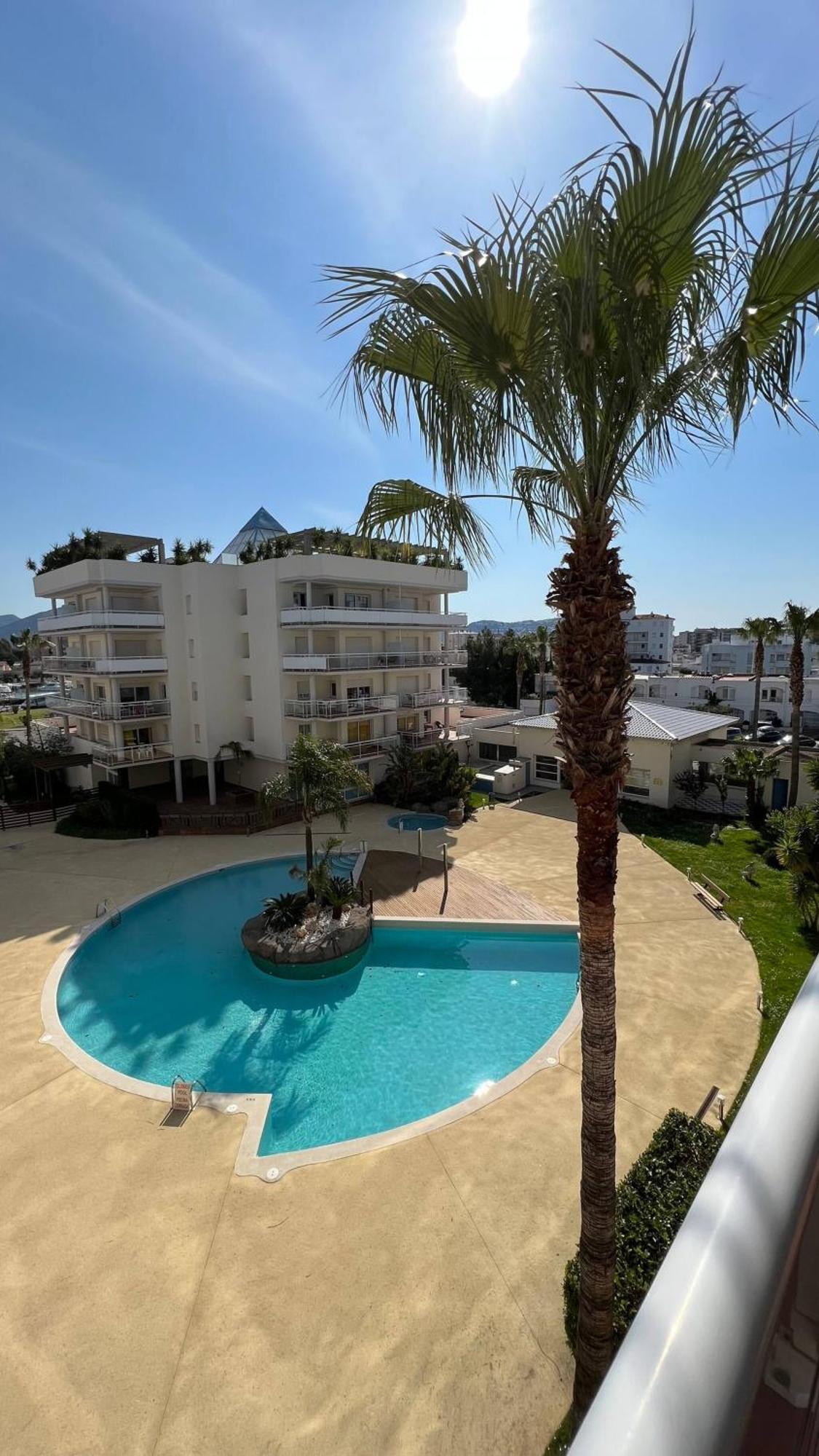Apartamento Bonito piso en Roses con piscina y parking Exterior foto
