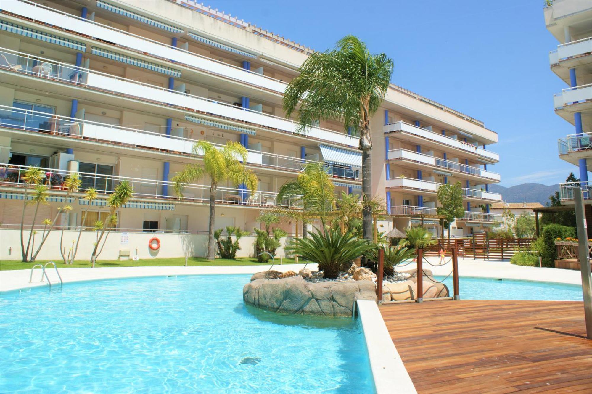 Apartamento Bonito piso en Roses con piscina y parking Exterior foto