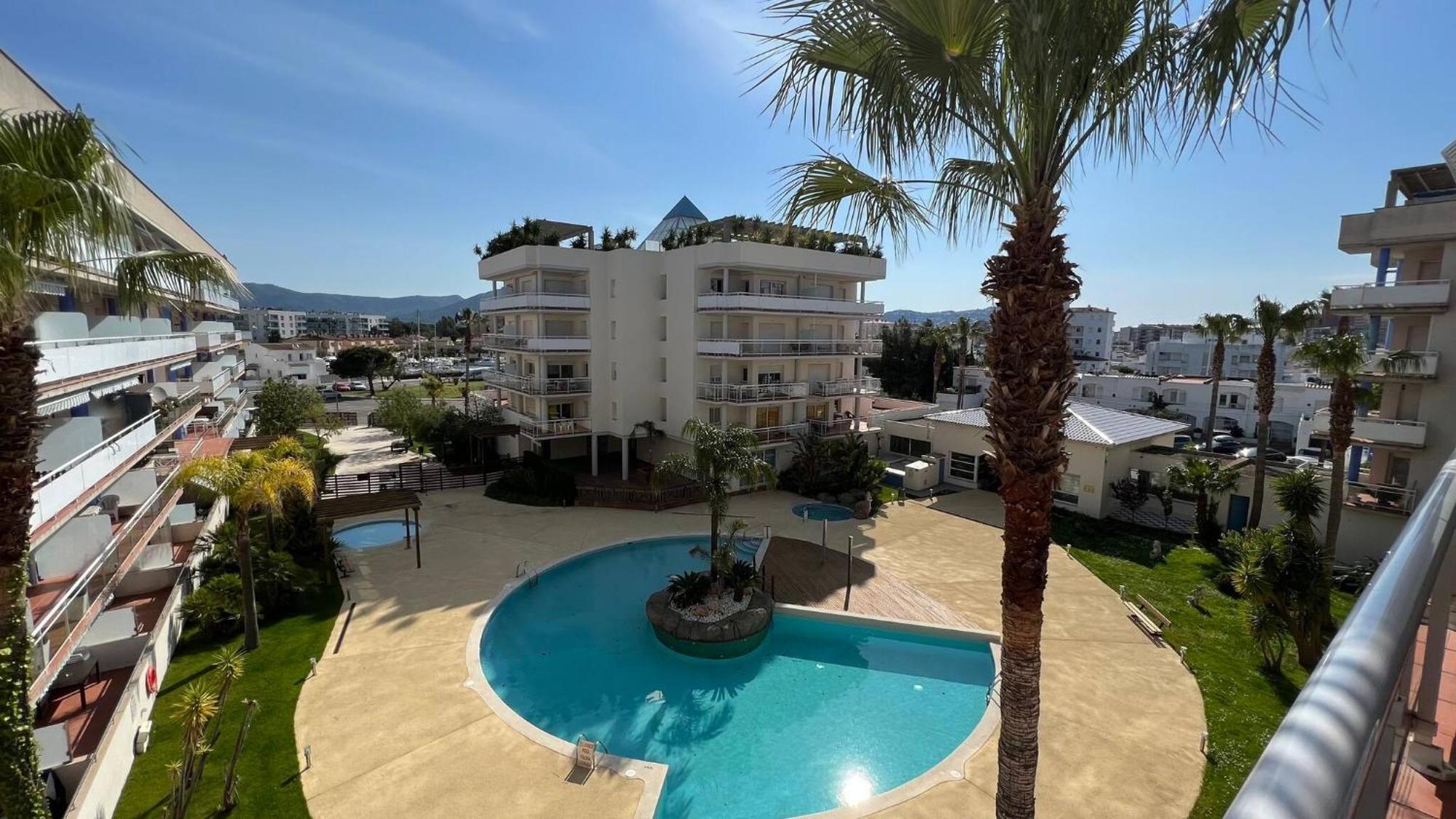 Apartamento Bonito piso en Roses con piscina y parking Exterior foto