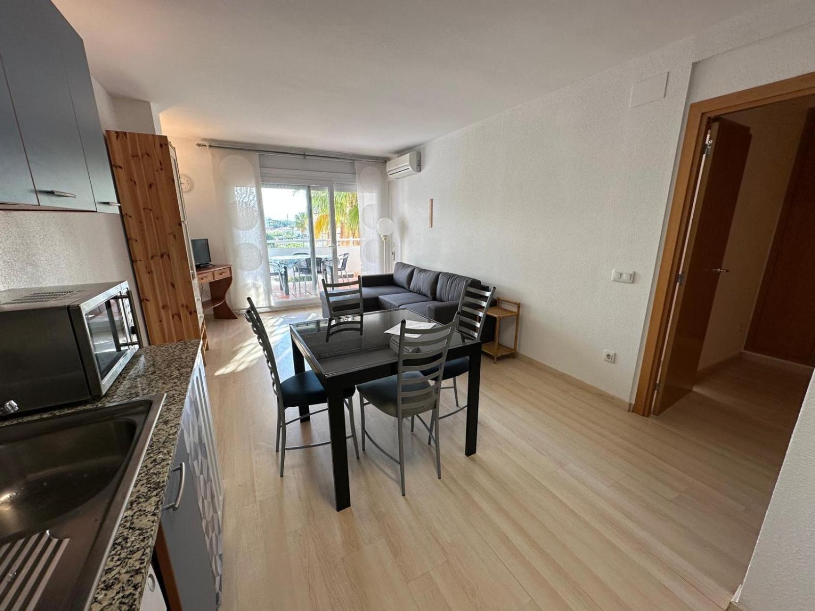 Apartamento Bonito piso en Roses con piscina y parking Exterior foto