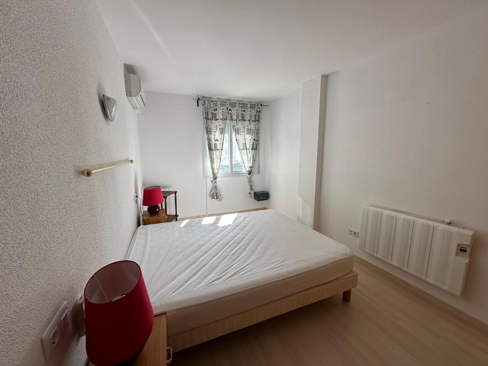 Apartamento Bonito piso en Roses con piscina y parking Exterior foto